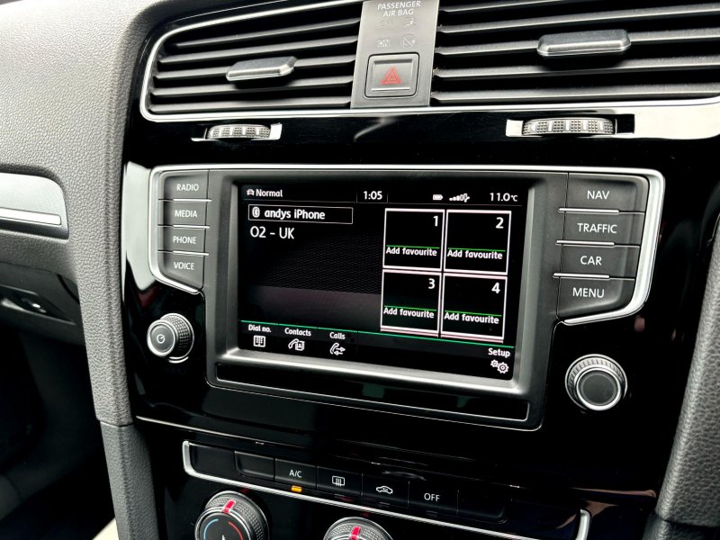 VOLKSWAGEN GOLF