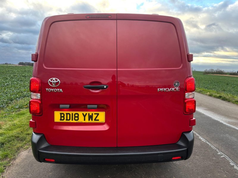 TOYOTA PROACE