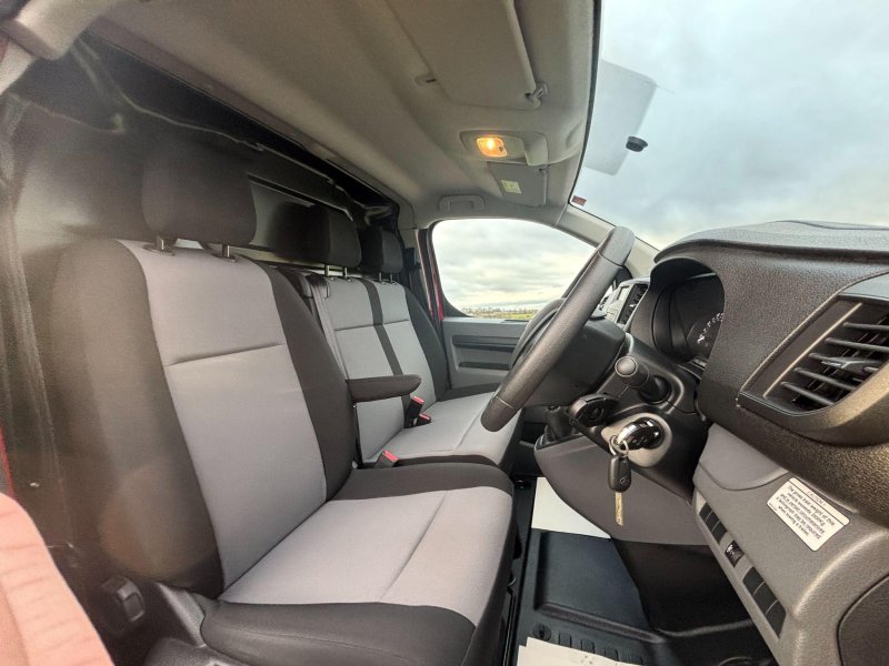 TOYOTA PROACE
