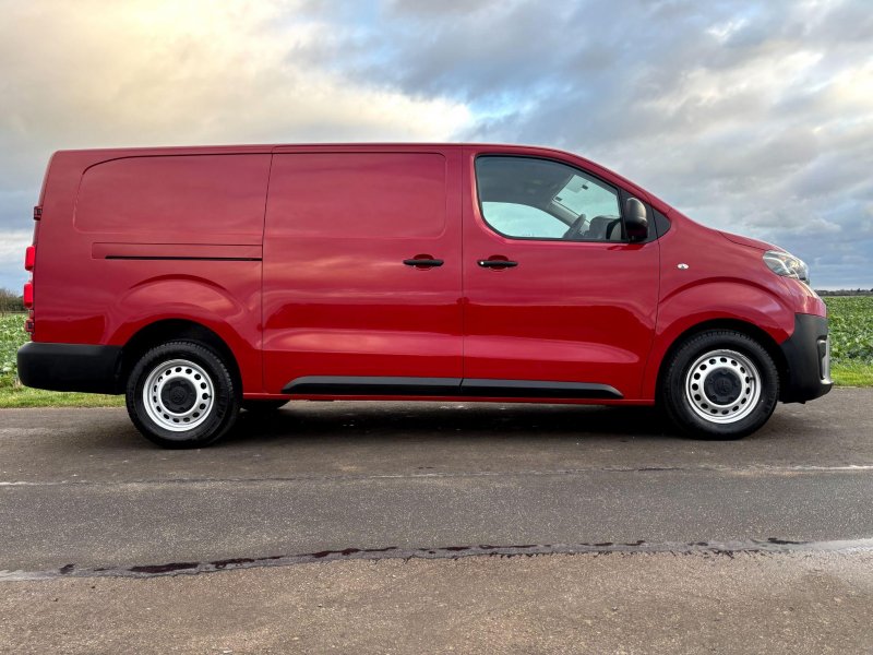 TOYOTA PROACE