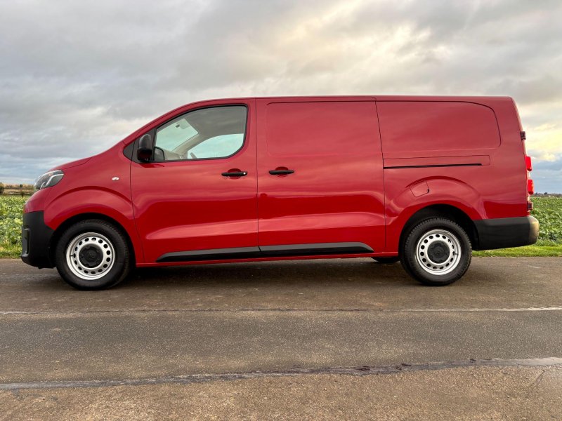 TOYOTA PROACE