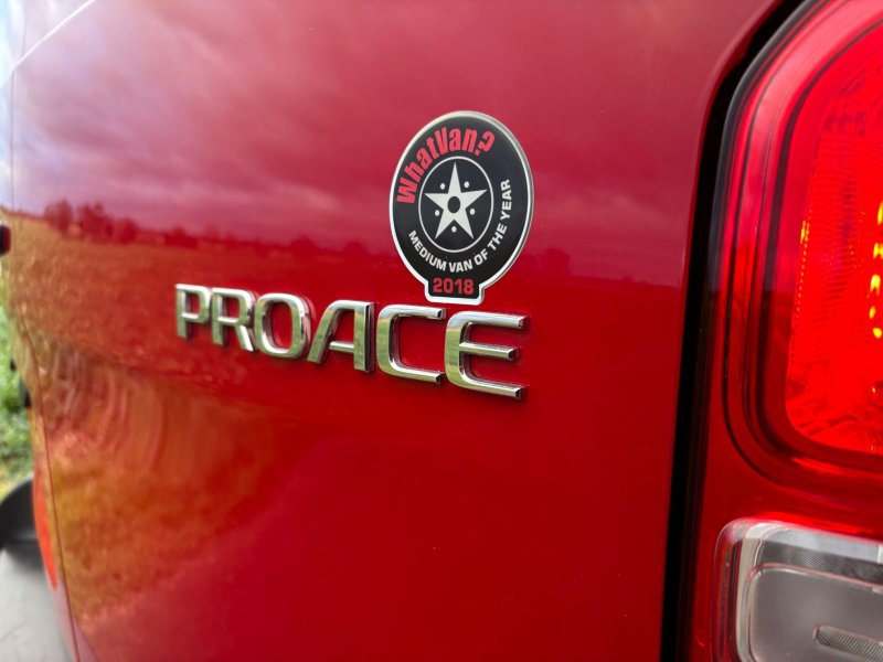 TOYOTA PROACE