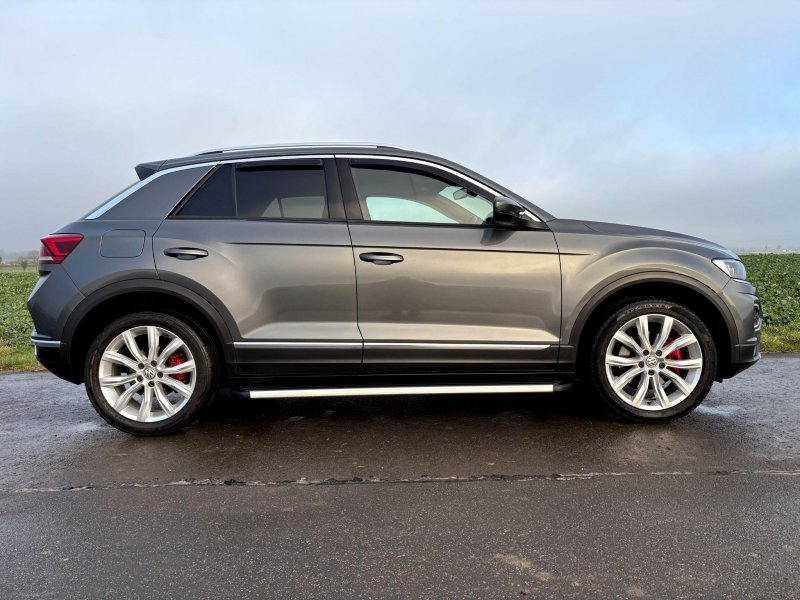 VOLKSWAGEN T-ROC