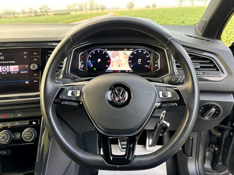 VOLKSWAGEN T-ROC
