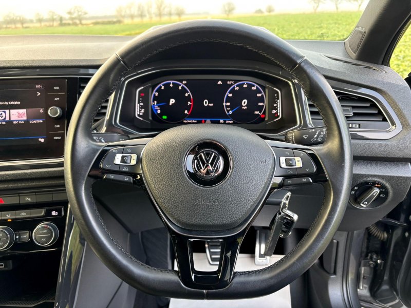 VOLKSWAGEN T-ROC