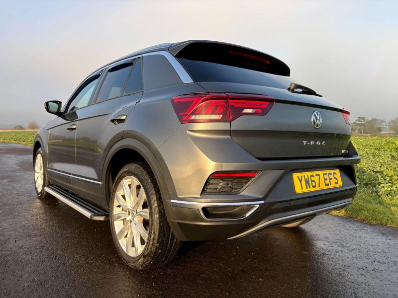 VOLKSWAGEN T-ROC