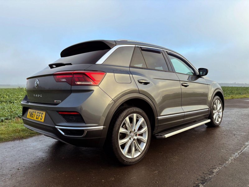 VOLKSWAGEN T-ROC