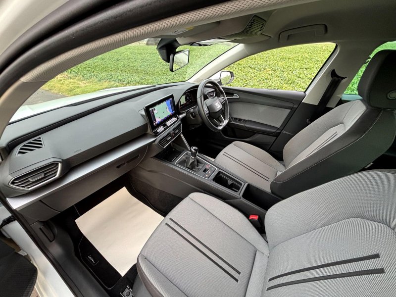 SEAT LEON