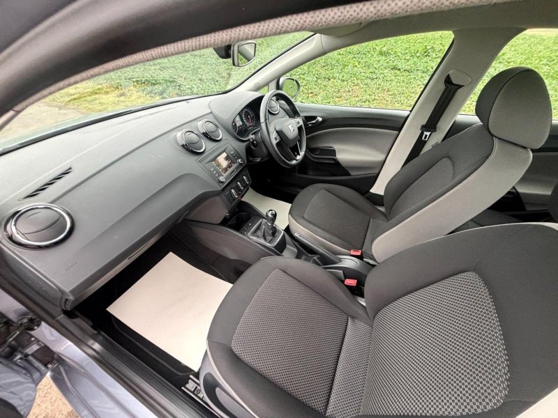 SEAT IBIZA