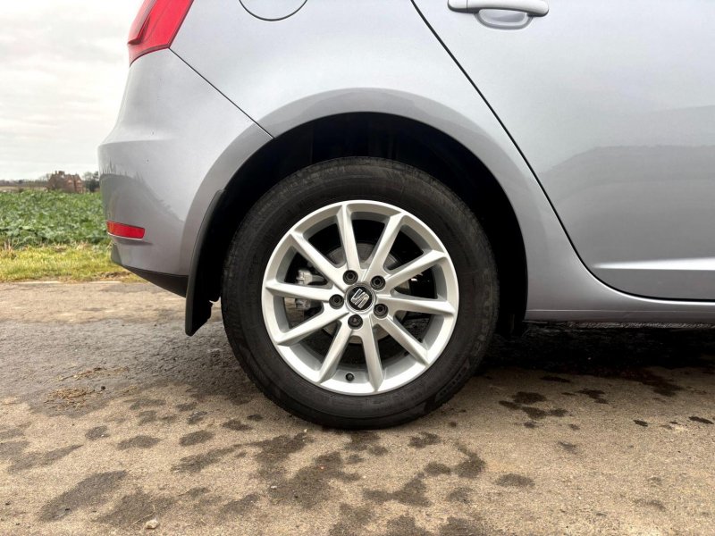 SEAT IBIZA