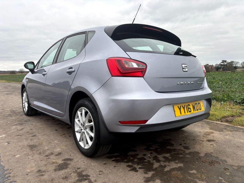 SEAT IBIZA