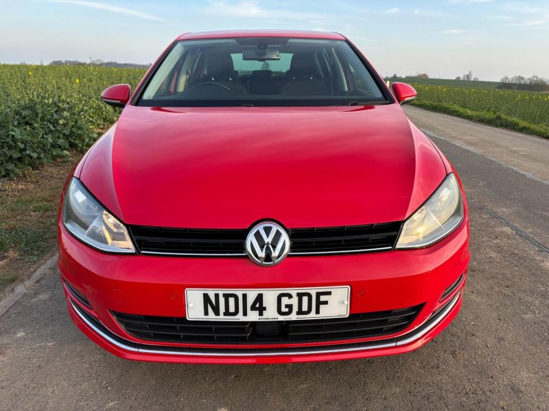 VOLKSWAGEN GOLF
