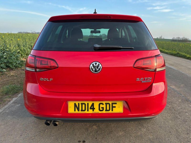 VOLKSWAGEN GOLF