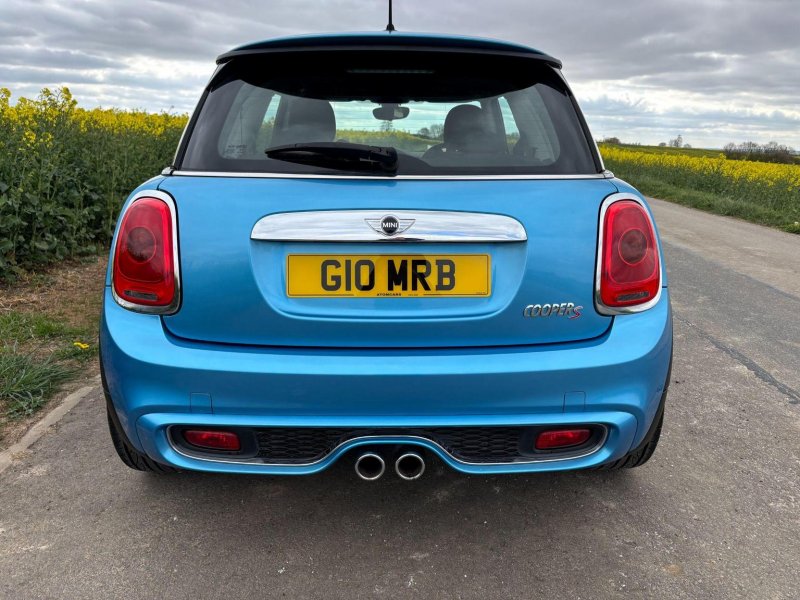 MINI HATCH