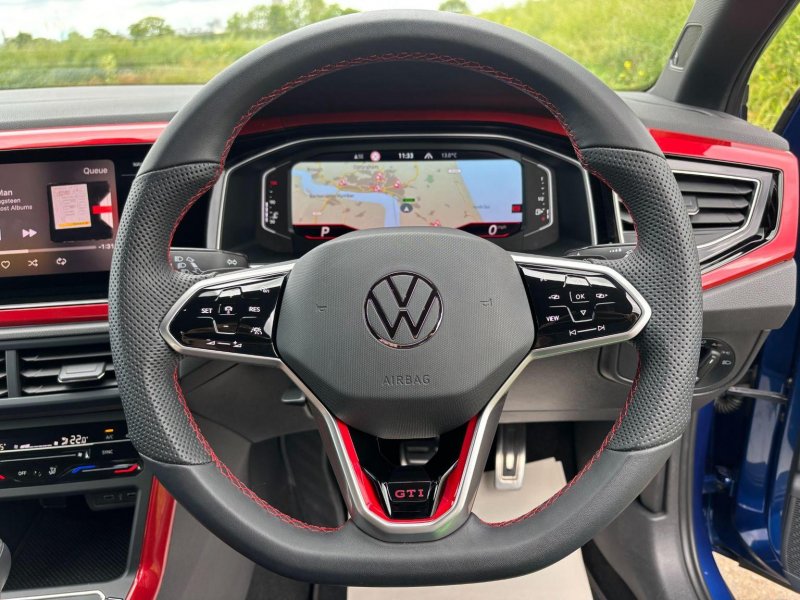 VOLKSWAGEN POLO