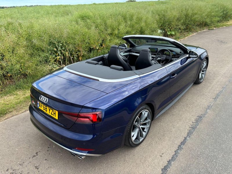 AUDI S5