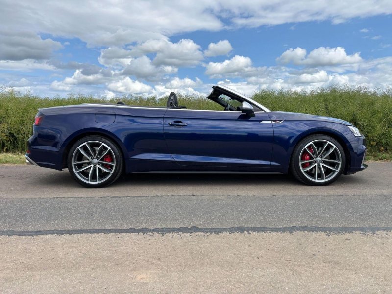 AUDI S5