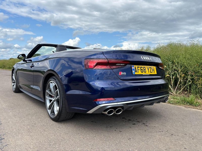 AUDI S5