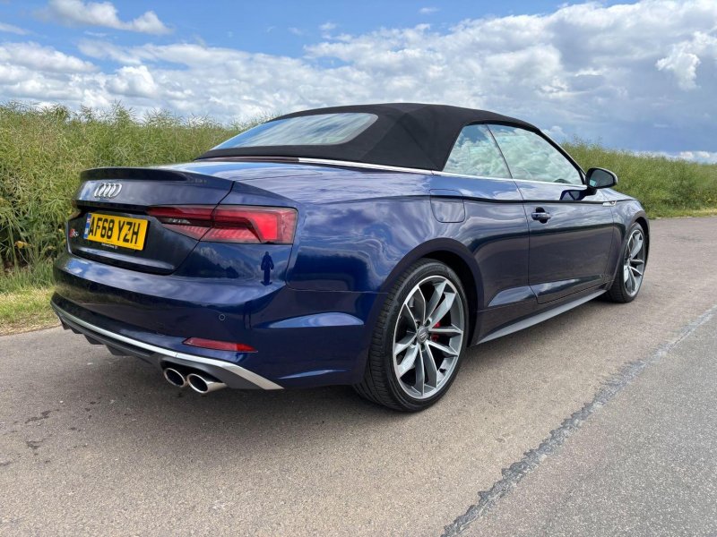 AUDI S5