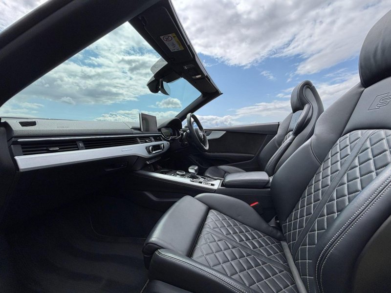 AUDI S5